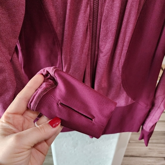 LULULEMON Reversible Raspberry Jacket 10 - Picture 6 of 7